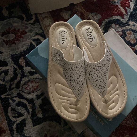 CLIFFS BY WHITE MOUNTAIN Calling Women's Thong Sandal 🩴 - Picture 7 of 7